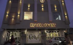 Hotel Decent